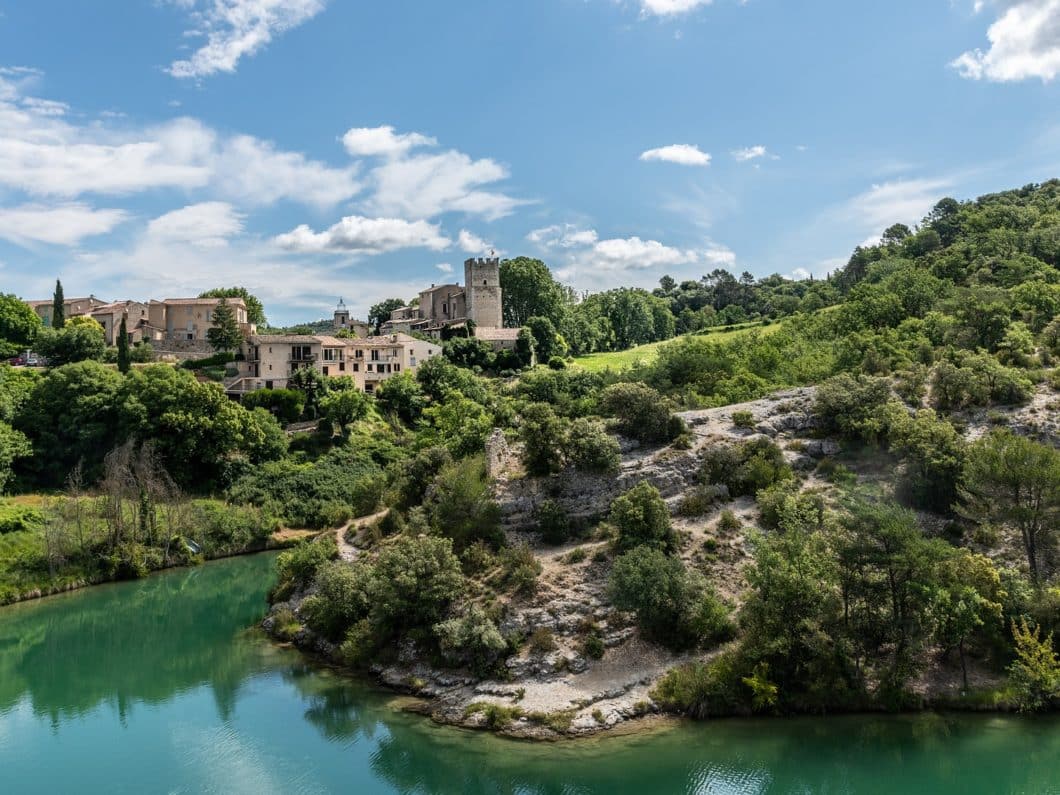 Lac d'Esparron de Verdon à proximité du camping