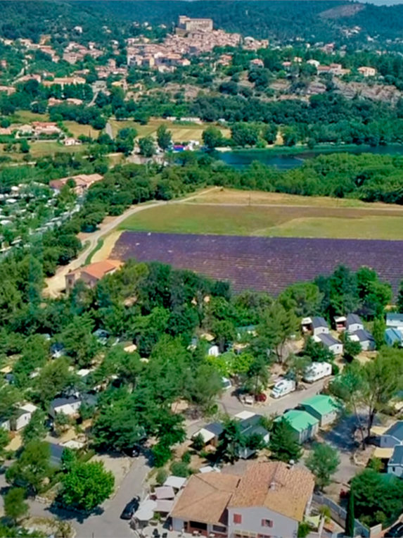 Camping La Pinède à Gréoux-les-Bains au cœur de la nature dans le Verdon