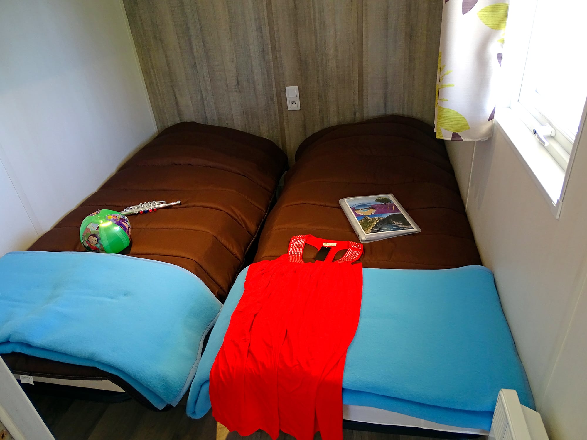 chalet pagnol seconde chambre camping la pinede