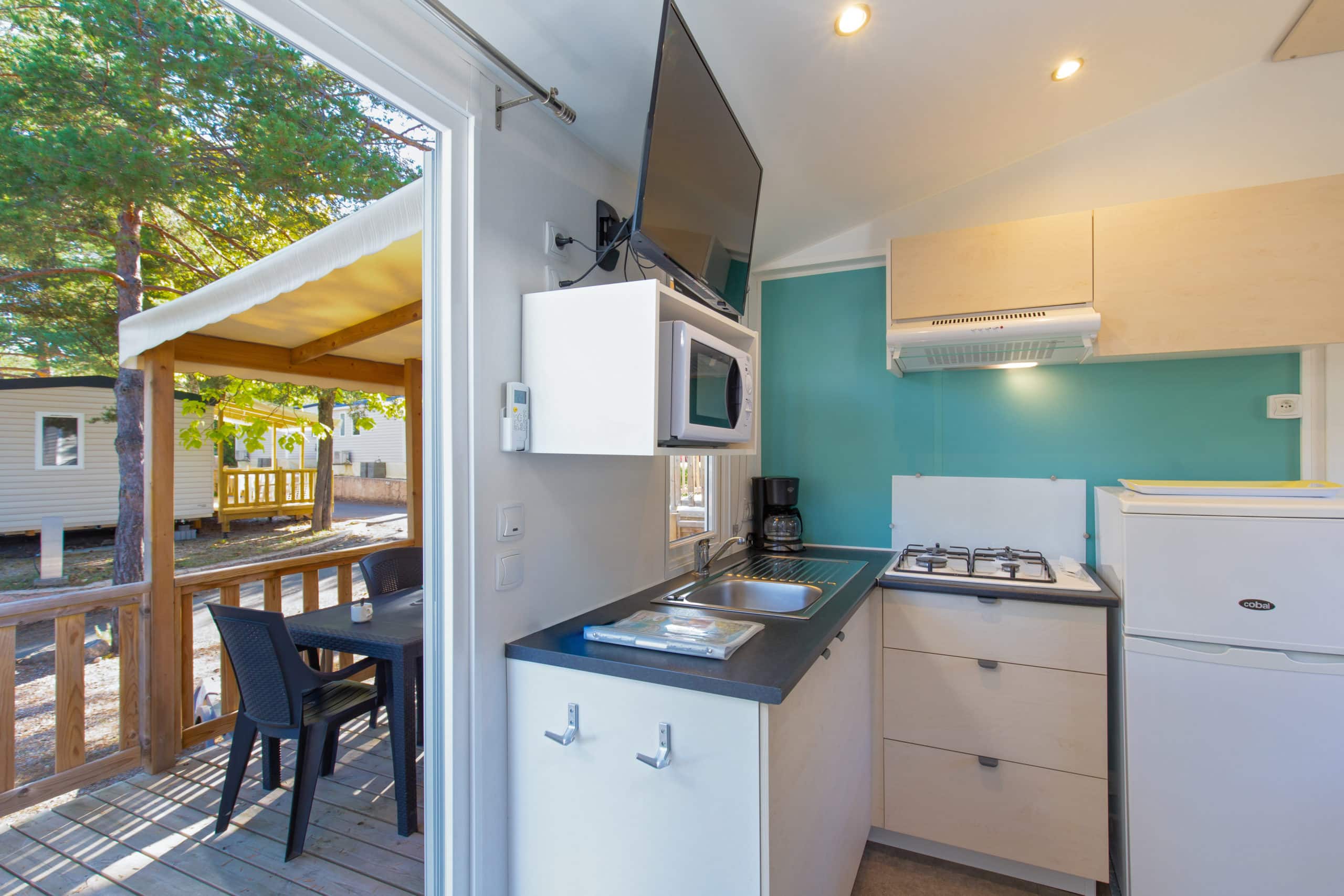 location cezanne coté cuisine et ext