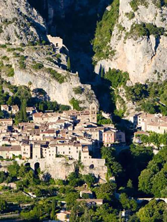 Moustier Sainte-Marie à proximité du camping