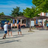 jeux de petanque au camping la pinede