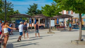 jeux de petanque au camping la pinede