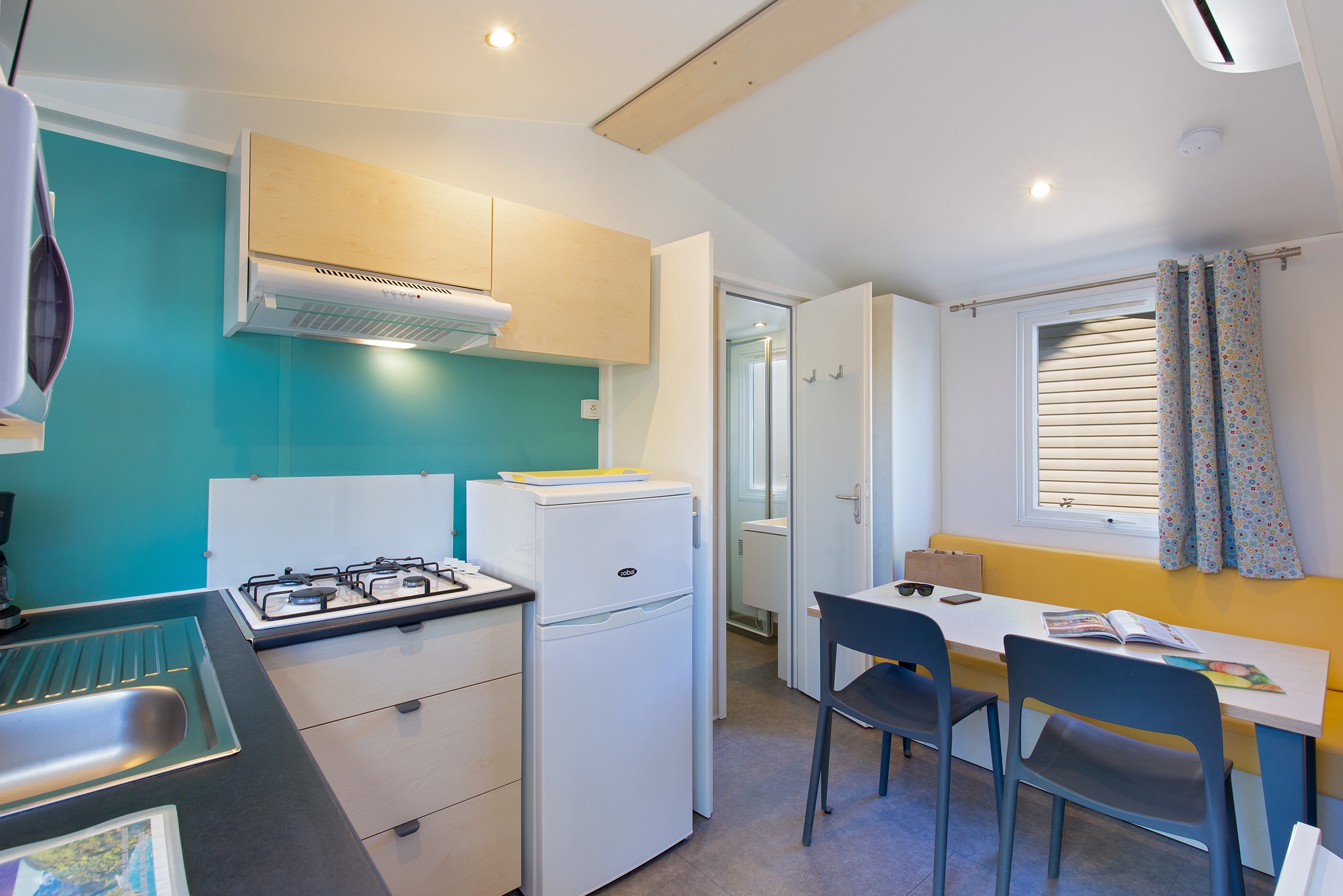 location cezanne coin cuisine tet salon