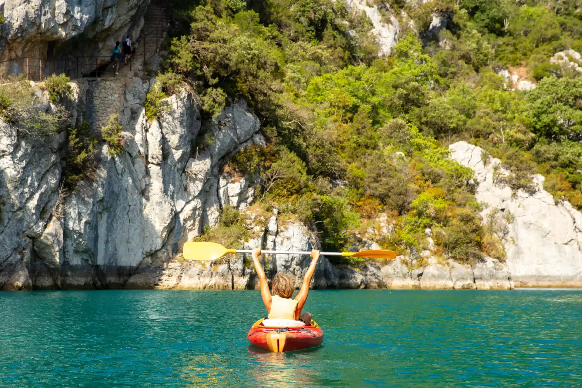 Depuis notre camping, accédez facilement à la rivière pour une journée de kayak ou de rafting