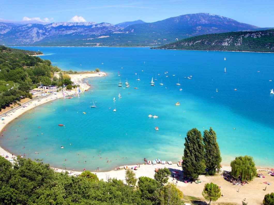 le lac de Sainte-Croix, au cœur du Parc Naturel Régional du Verdon